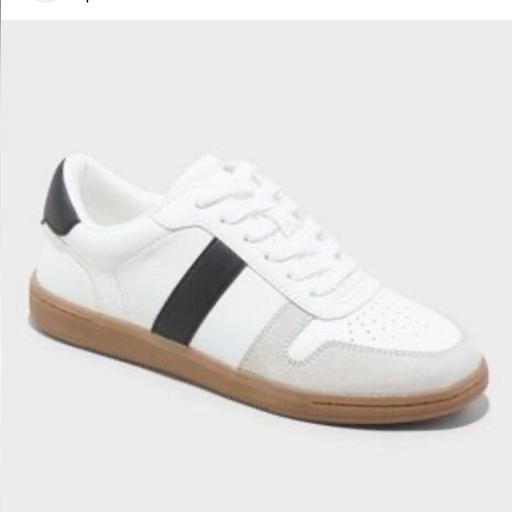 TARGET Universal Threads sneakers - size 9.5